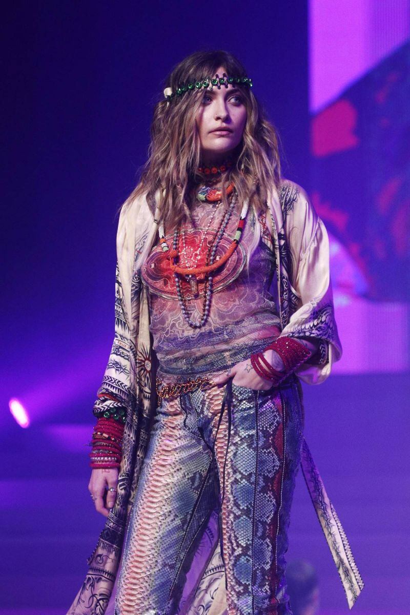 La hija de Michael Jackson deslumbra en el desfile de Jean Paul Gaultier