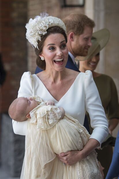 Los looks de Kate Middleton y Meghan Markle en el bautizo del príncipe Louis