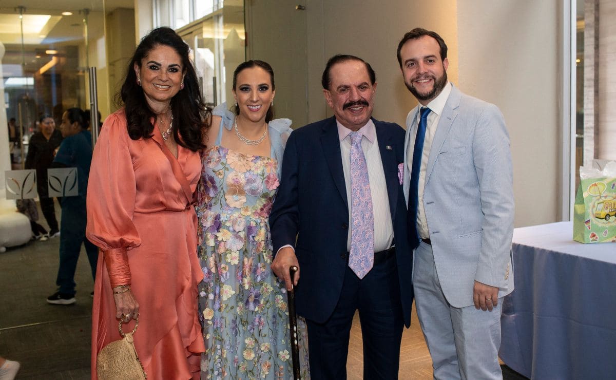 Perla Díaz de Ealy, Jessica Nassar, Lic. Juan Francisco Ealy y Alejandro Eitenne en el bautizo de Enzo / Foto: Esteban Torreblanca