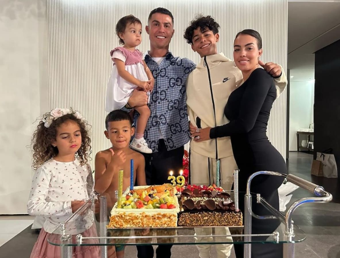 Cristiano Ronaldo celebra su cumpleaños con Georgina Rodríguez y sus hijos / Instagram
