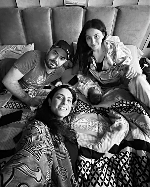 Aislinn Derbez. Eduardo Derbez junto a Paola Dalay y la pequeña Tessa / Foto: Instagram
