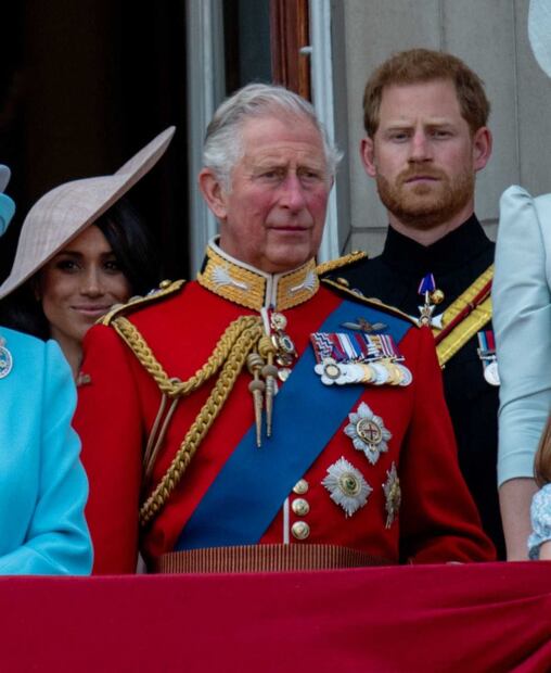 Harry y Meghan quedarían fuera si el Carlos III recorta la familia real