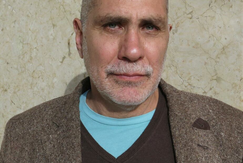 Muere mamá del cineasta Guillermo Arriaga por Covid-19