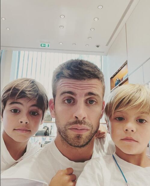 Gerard Piqué y sus hijos, Milán y Sasha/Instagram.