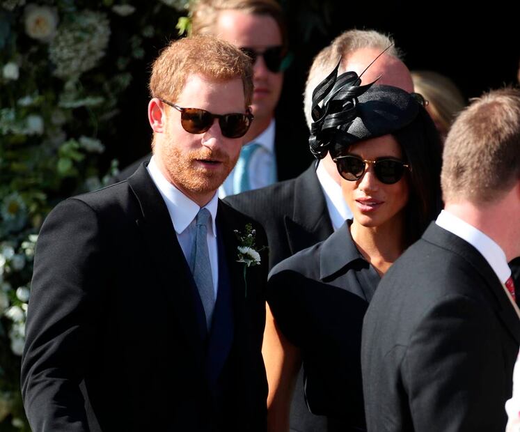 Revelan que Elton John y George Clooney enfrentan batalla por Meghan y Harry