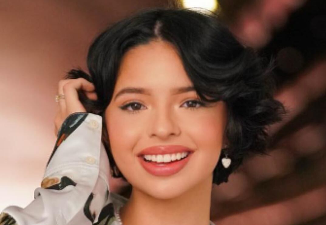 <p>
	(Instagram: angela_aguilar_)</p>
