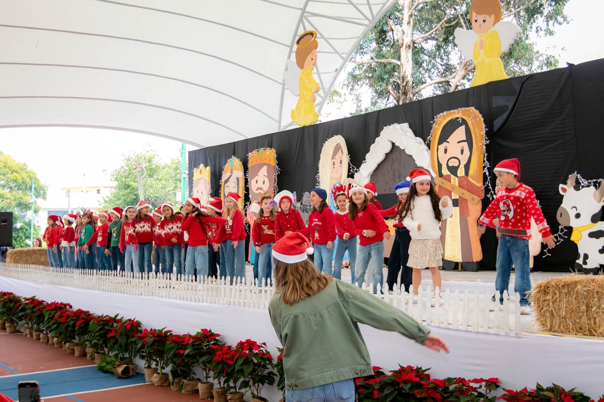 Los chicos de preescolar en pleno show. (Foto: Arturo Quintero)