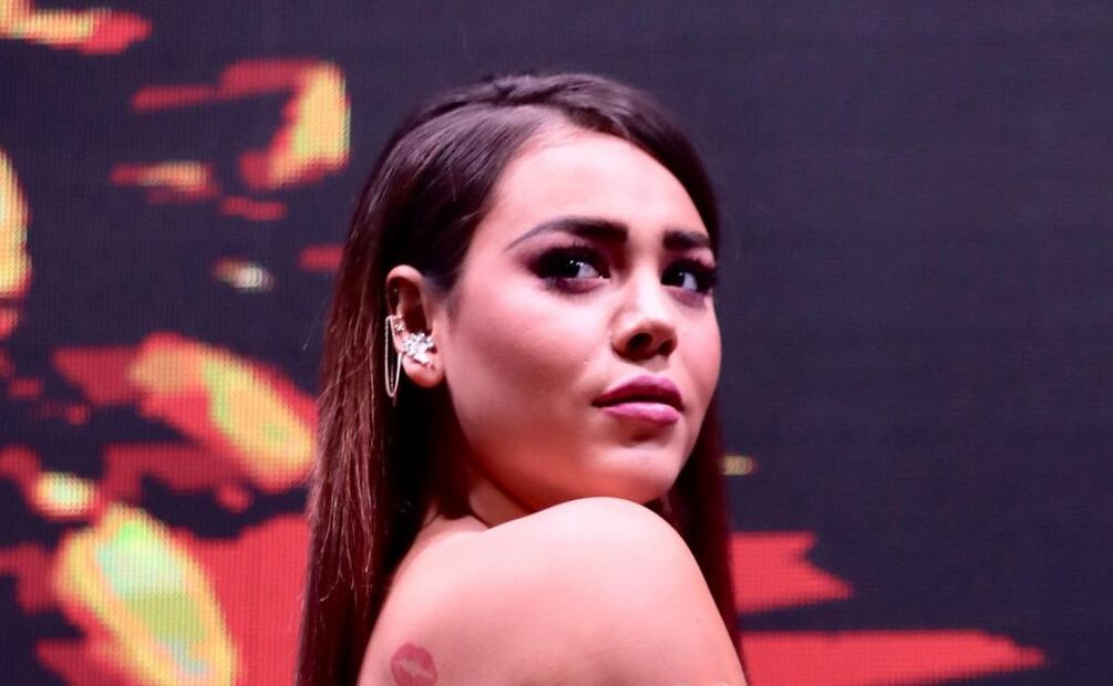 Danna Paola se hace un tatuaje en memoria de su abuelita Chelo