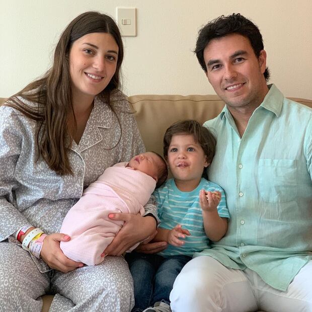 Checo Pérez y Carola Martínez reciben a su hija 