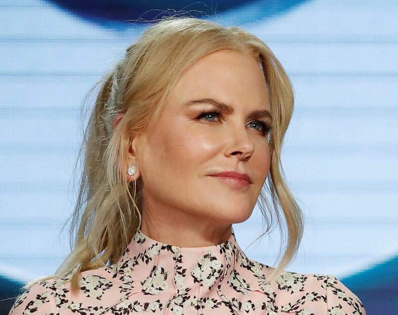 Yuridia, Scarlett Johansson y más celebridades que sufren fobia social