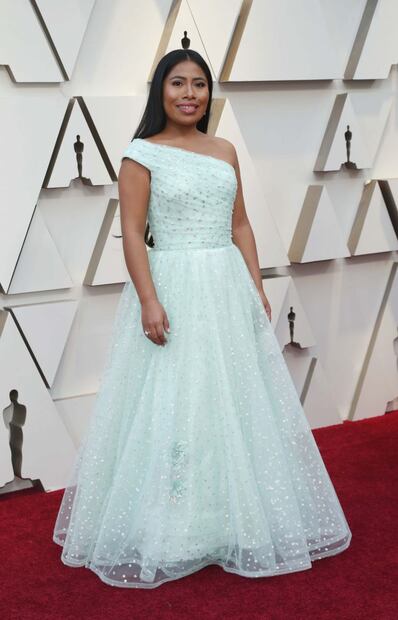 Yalitza Aparicio llega a los Oscar acompañada de su mamá 