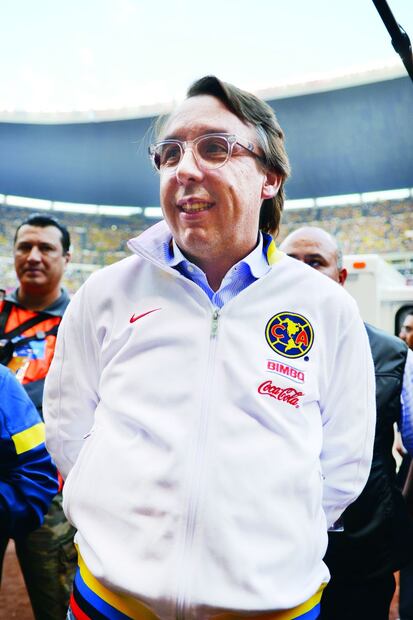 Famosos frente a frente por el Cruz Azul-América