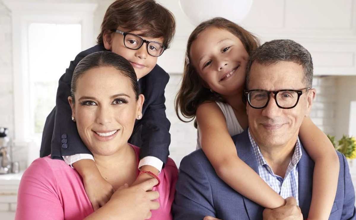 Angélica Vale y Otto Padrón junto a sus hijos / Foto: Instagram @angelicavaleoriginal