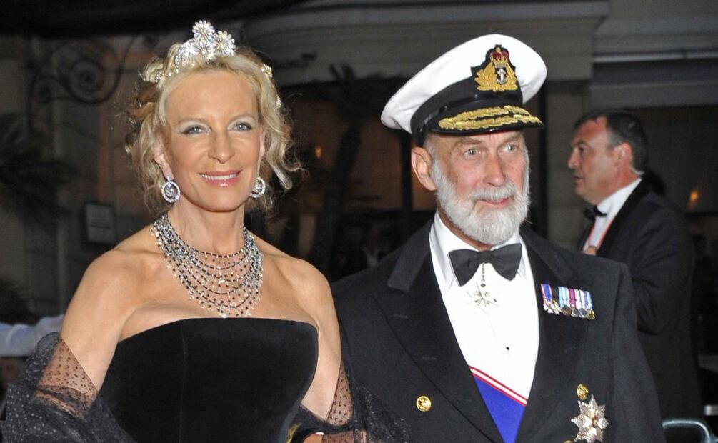 Primo de Isabel II cae en una trampa: se ofrece de intermediario para negociar con Rusia