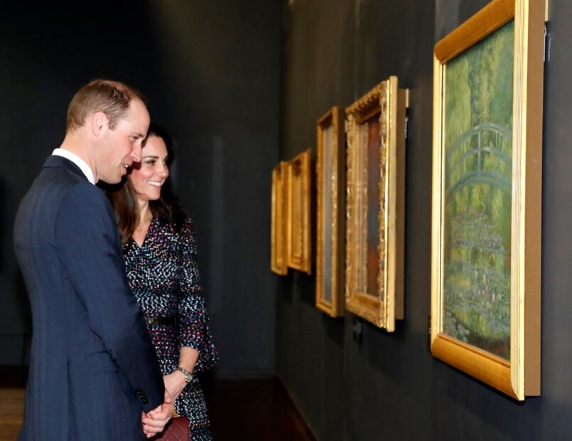 La primera visita oficial del príncipe William a París después de la muerte de Lady Di 