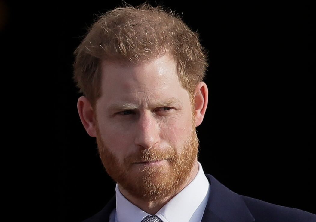 El príncipe Harry arrepentido, desea cambiar información de su libro 