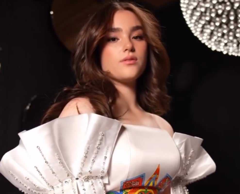 Emily Cinnamon portando el vestido de Alonso Máximo / Foto: Instagram