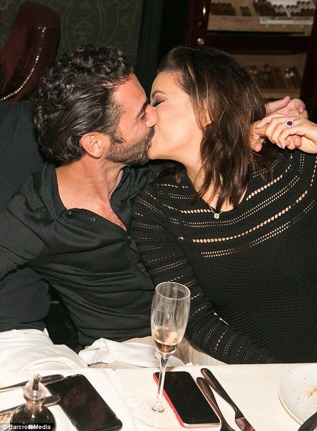 La historia de amor de Eva Longoria y Pepe Bastón 