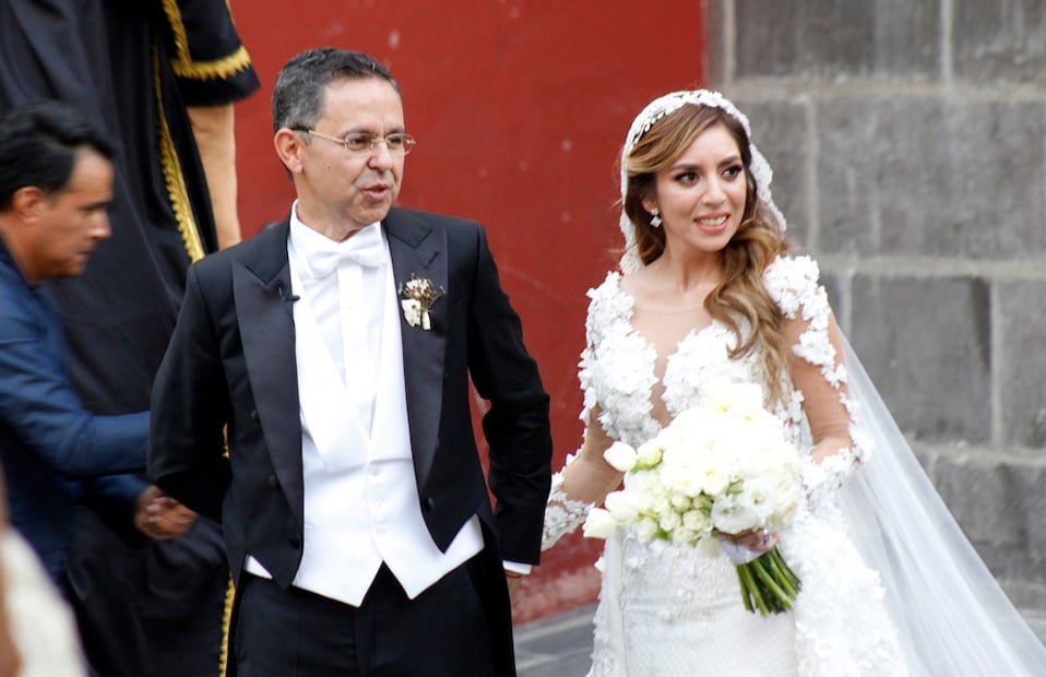 ¿Quién es César Yáñez Centeno y por qué hasta AMLO fue a su boda?