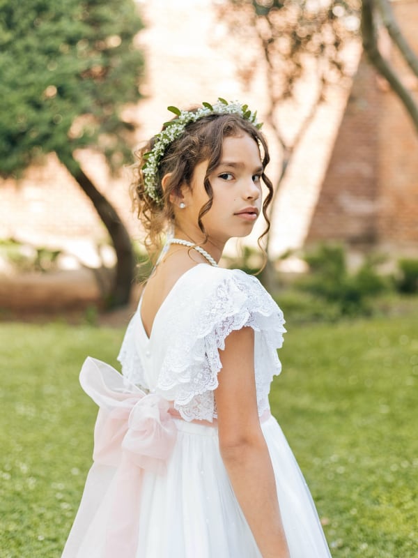 Amaïa, hija de Bárbara Coppel y Alejandro Hank, celebró su primera comunión / Foto: Instagram