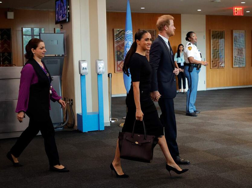 Meghan Markle y el príncipe Harry llegan tomados de la mano a la ONU