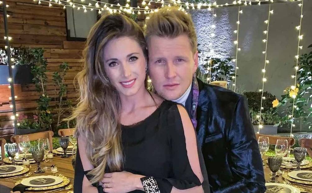 Alexander Acha junto a María Rojo de la Vega, su esposa / Foto: Instagram