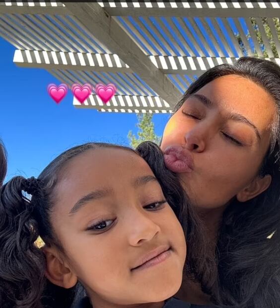 Kim Kardashian y Chicaco West/TikTok
