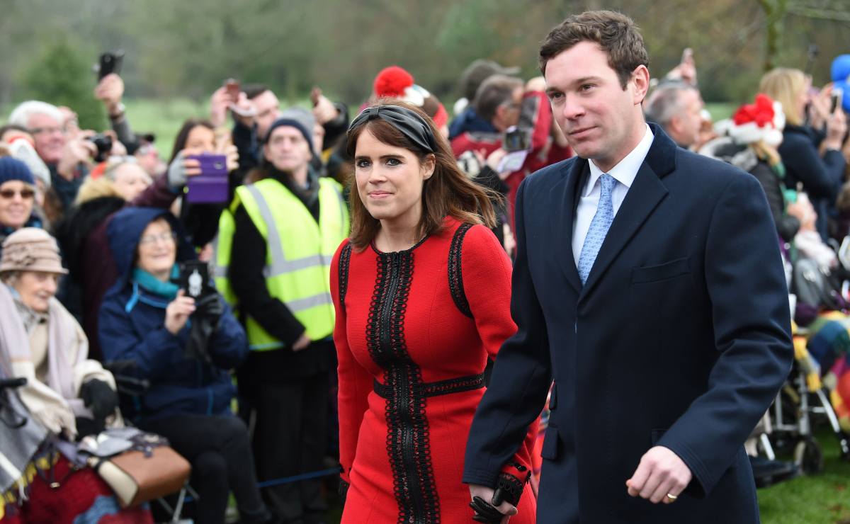 Jack Brooksbank, esposo de la princesa Eugenia, es captado con tres modelos en un yate