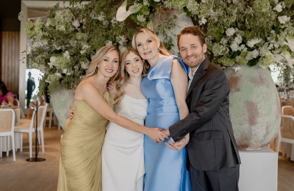 Isamar Gutiérrez, mamá de la novia, Melissa Marroquín, Adriana Ibarra de Bremer, mamá del novio, y Carlos Bremer Ibarra / Cortesía