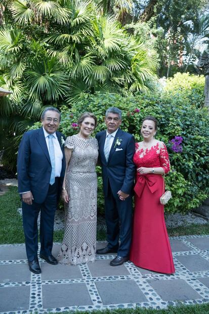 Dore Hernández Butrón y Alejandro Mayorga Rea unen sus vidas en una romántica hacienda