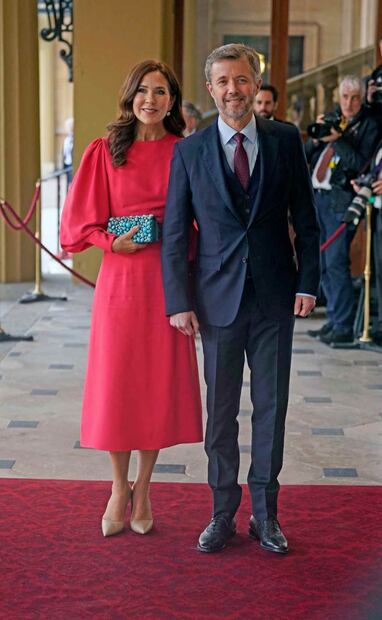 Carlos III recibe a reyes, reinas y jefes de Estado previo a su coronación