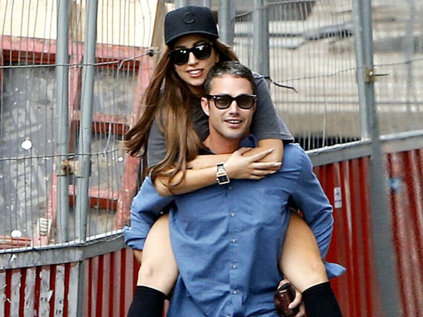 ¡Las parejas más disparejas de Hollywood! Famosos guapos con parejas feas 