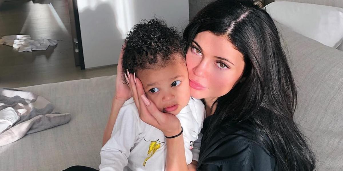 Kylie Jenner sorprende a fans con inédita foto de su embarazo 