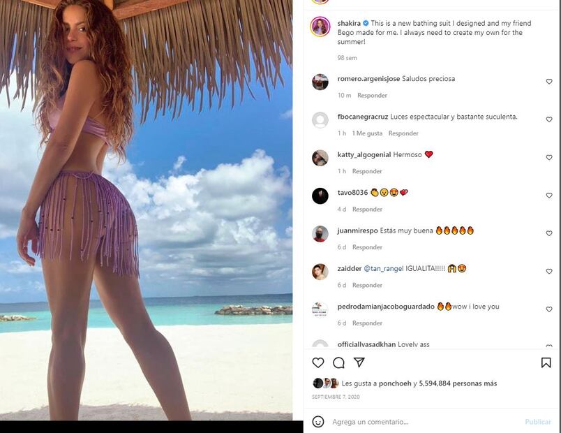  Shakira está en México y fue captada con un bikini que ella diseñó