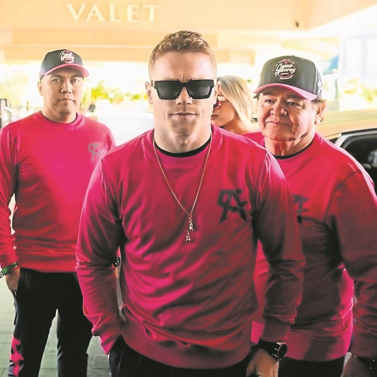 Saúl 'Canelo' Álvarez presume gafas 'millionaires' de Louis Vuitton