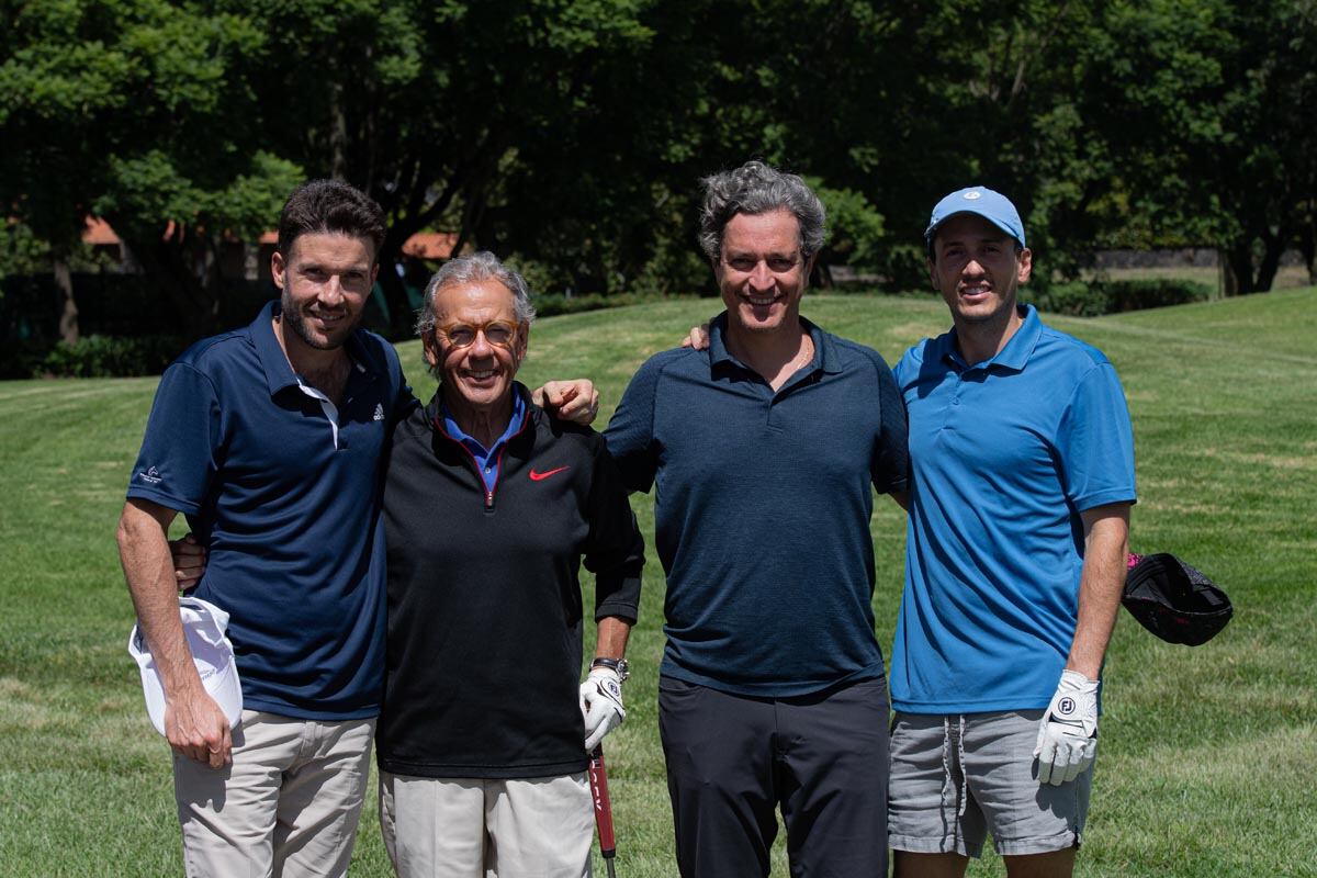Golfistas disfrutan del torneo altruista de Mercedes Benz
