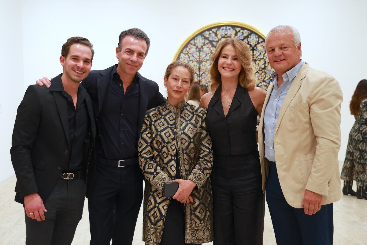 Gerardo Ruiz Hausserman, Alejandro Ramírez y Natalia Gil con Mariaté y Pablo Carrillo. (Foto: Héptor Arjona)
