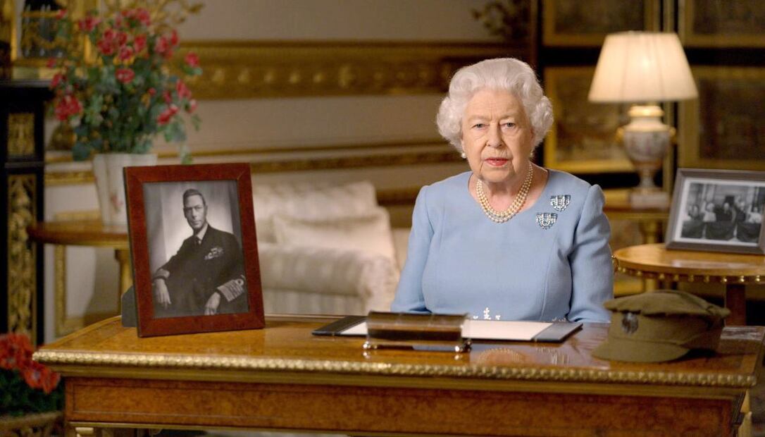 Isabel II también enfrenta crisis: su presupuesto se reduce por el coronavirus