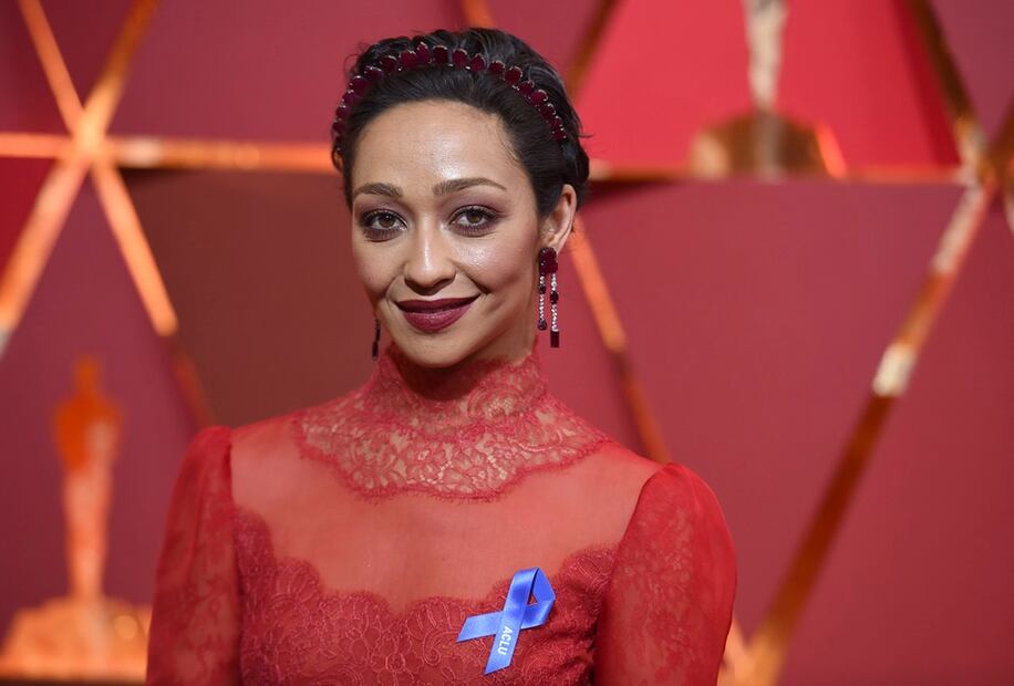 ¿Por qué los famosos utilizaron un moño azul en los Oscar 2017?