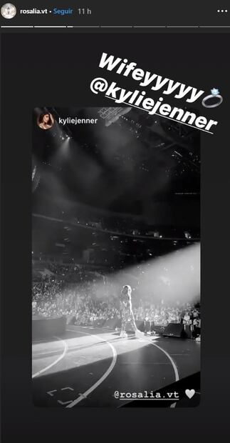 La cantante Rosalía y Kylie Jenner comparten fotografía y bromean ¿con un "anillo de compromiso"?