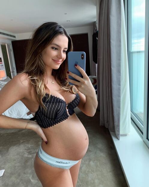 Foto: Omg! Cómo ha crecido el baby bump de Sarah Kohan, esposa de 'Chicharito' Hernández