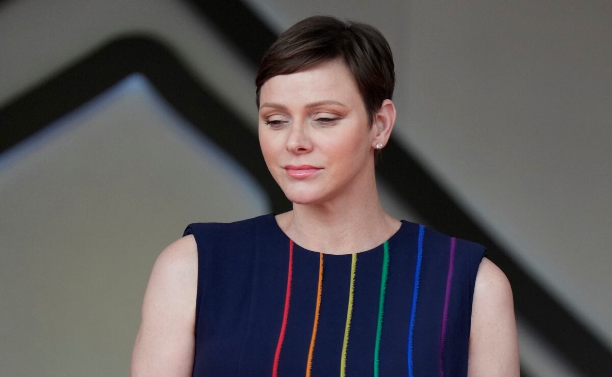 La princesa Charlene de Mónaco presumió su más reciente look durante la ceremonia del Grand Prix de Mónaco 2023 de la F1 / AP