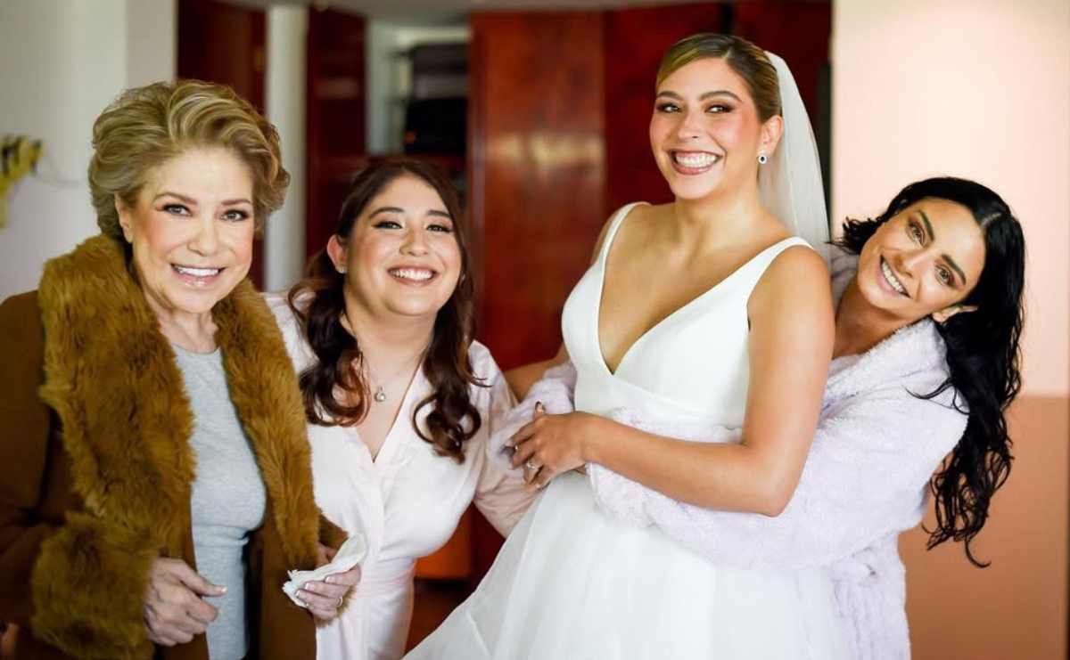 Gabriela Michel, Chiara y Mich Aguilera junto a Aislinn Derbez / Foto: Instagram @michaguilerac