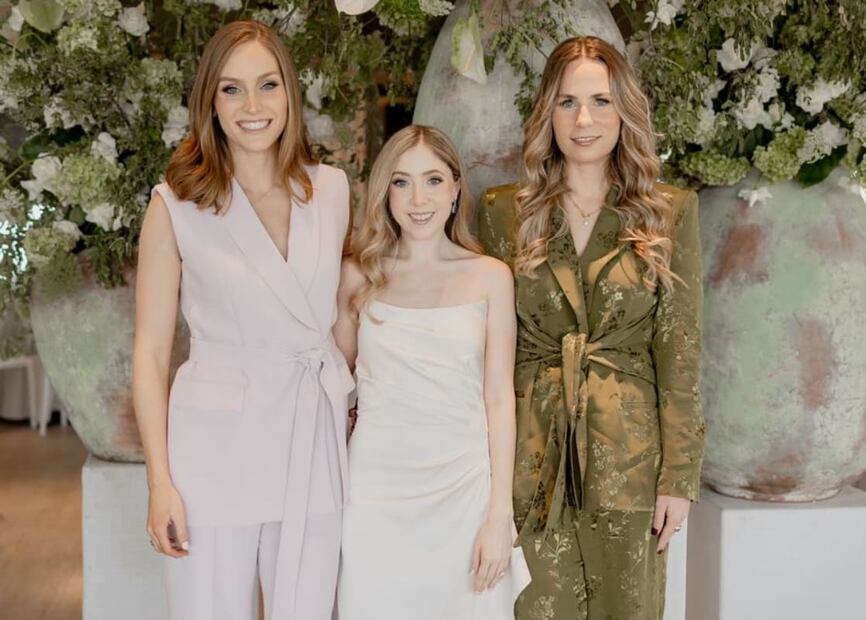 Melissa Marroquín con Paulina y Adriana, hermanas de Carlos Bremer Ibarra / Cortesía