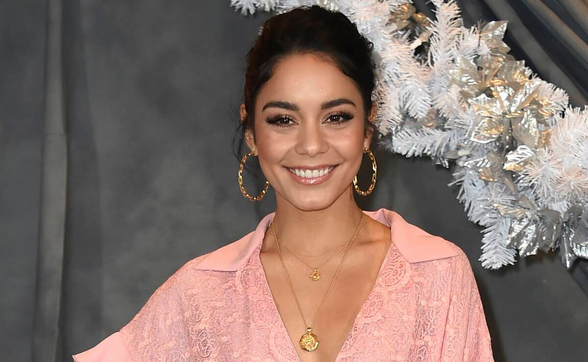 Vanessa Hudgens cautiva con disfraz de látex de Catwoman