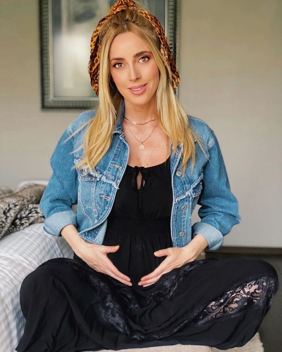 Shanik Aspe presume su baby bump 
