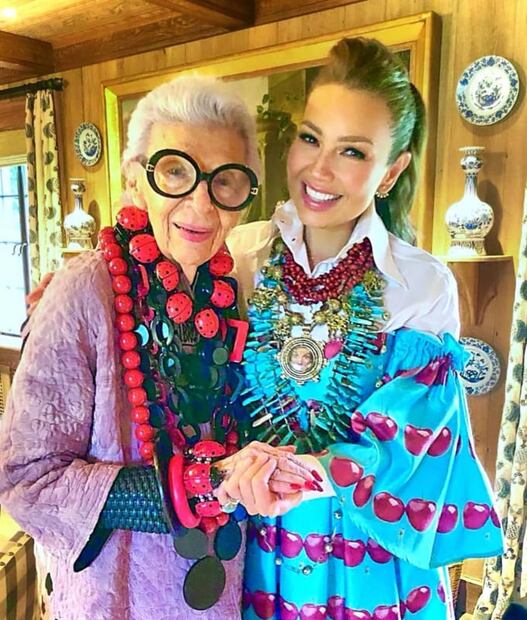 Thalía con Iris Apfel / Instagram