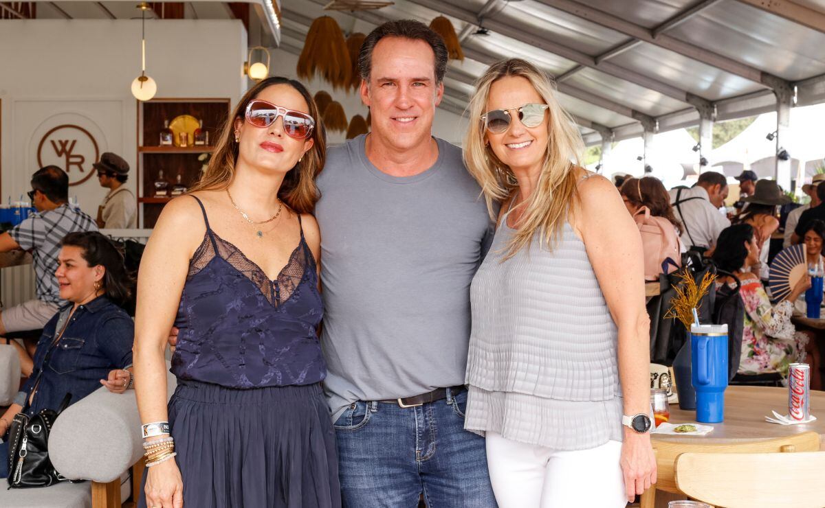 Alejandra Velasco Rivera Torres, Erwin y Mele Tessmann / Foto: Esteban Torreblanca