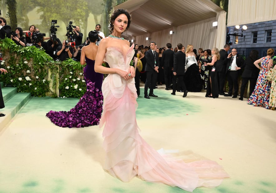 Eiza González en la Met Gala 2024/AFP