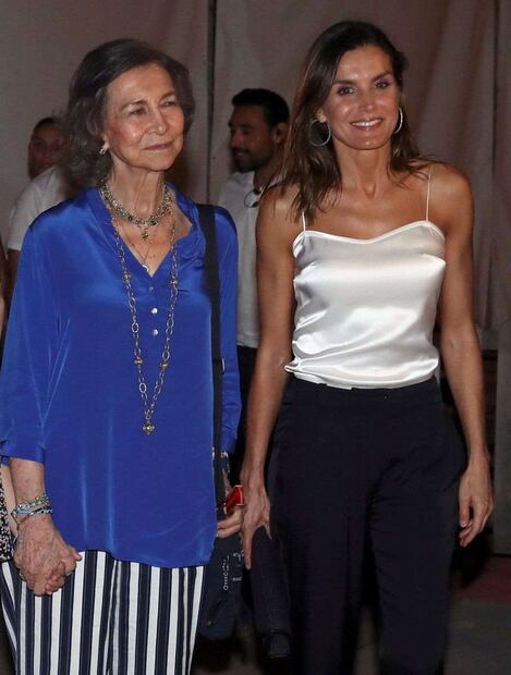 Letizia de España cumple 50 años "con trabajo de despacho intenso"